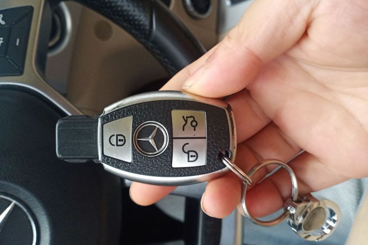 Mercedes-Benz GLK Class 2015 car image #9