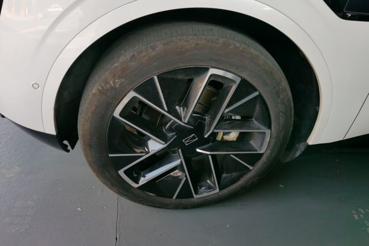 Avatr 11 2023 #9 Avatr 11 2023 car image #9