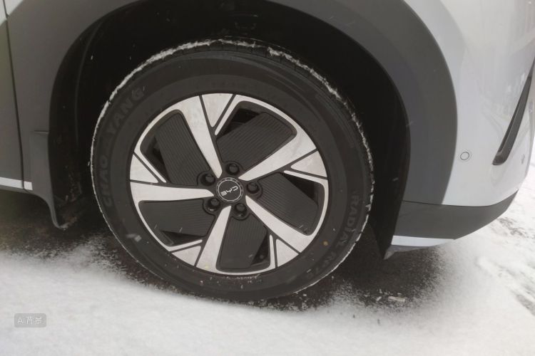 BYD Sea Lion 05 EV 2025 car image #9