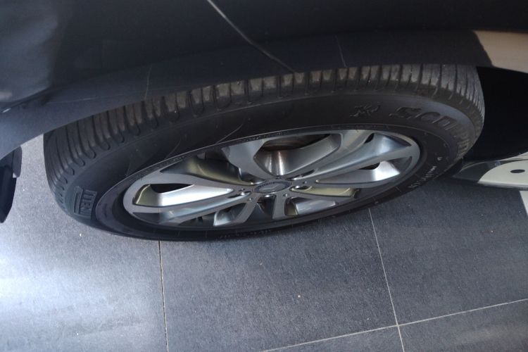 Mercedes-Benz GLE Class 2018 car image #9