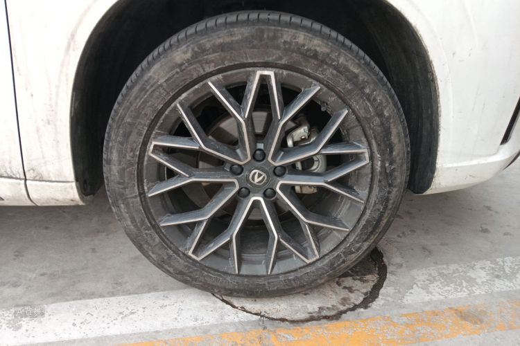 Changan UNI-Z PHEV 2025 car image #9