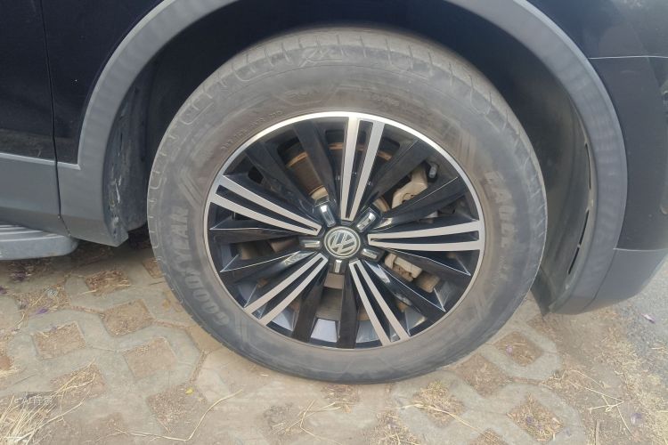 Volkswagen Tiguan L 2019 car image #9