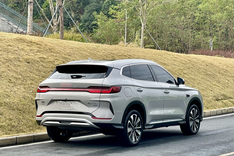 BYD Song Plus New Energy 2025 #9 BYD Song Plus New Energy 2025 car image #9