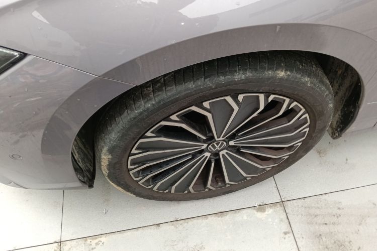 Volkswagen Passat 2024 car image #9