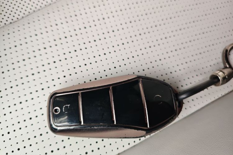 BYD Seal 05 DM-i 2025 car image #9