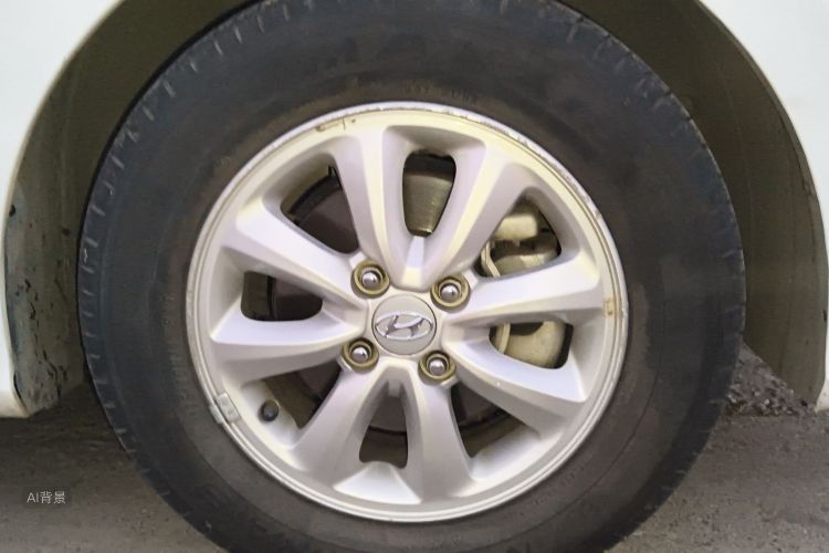 Hyundai Reina 2017 car image #9