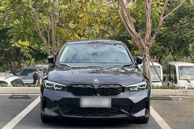 BMW 3 Series 2024 car image #9