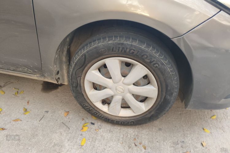 Nissan Sunny 2018 car image #9