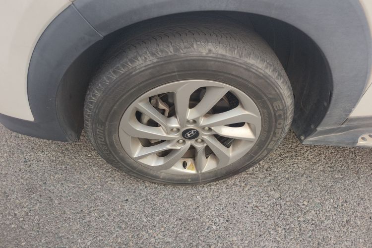 Hyundai Tucson 2018 car image #9
