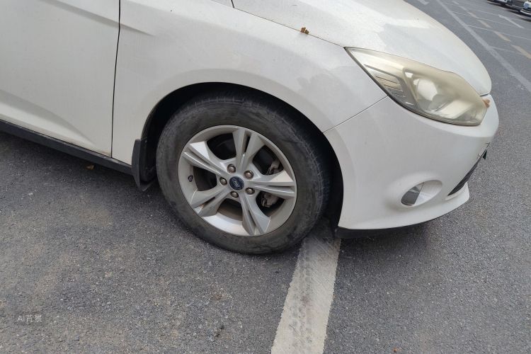 Ford Focus 2014 #9 Ford Focus 2014 car image #9