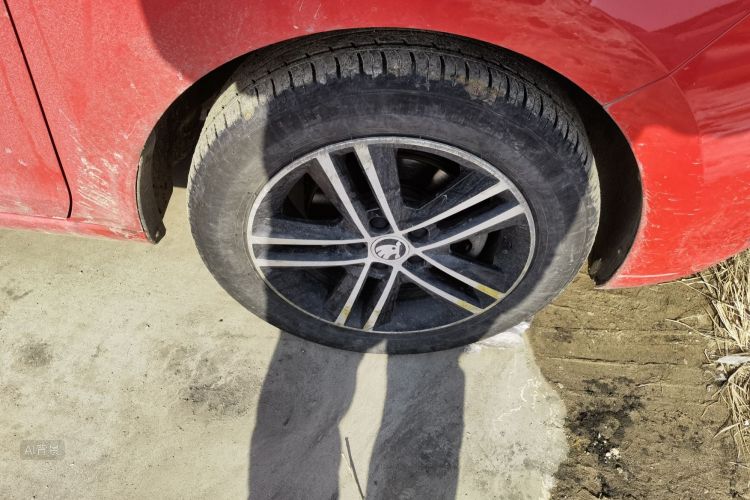 Skoda Rapid Spaceback 2014 car image #9