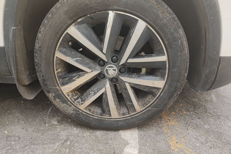 Skoda Kamiq 2021 car image #9
