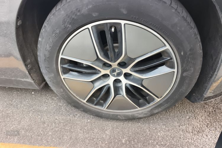 小鹏 小鹏P7 2023 汽车图片 #9