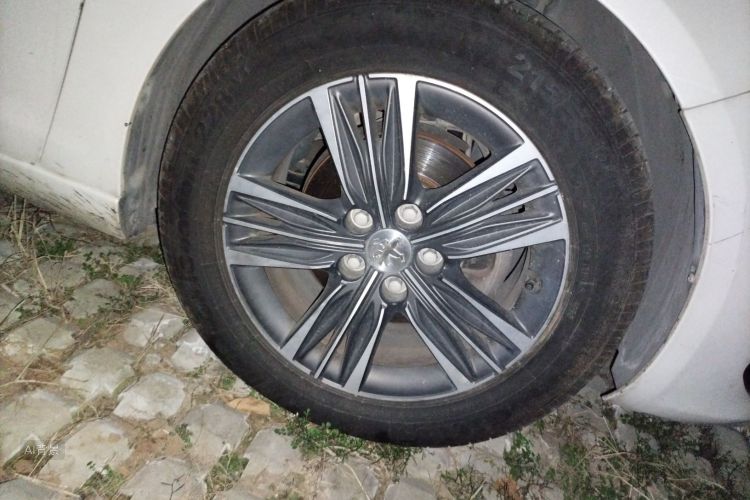 Peugeot 308 2017 car image #9