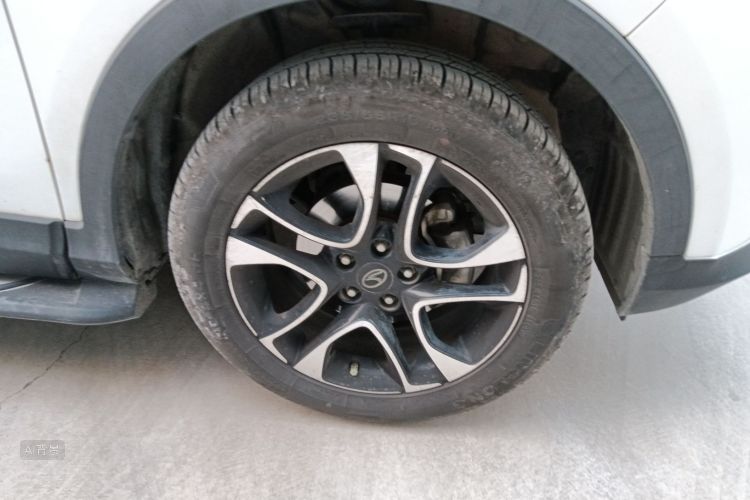 Soueast DX7 2016 car image #9