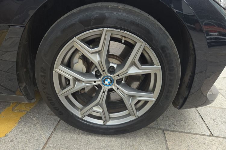 BMW i3 2022 car image #9