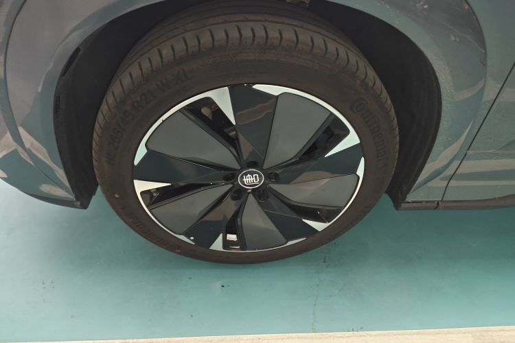 BYD Tang L 2025 car image #9