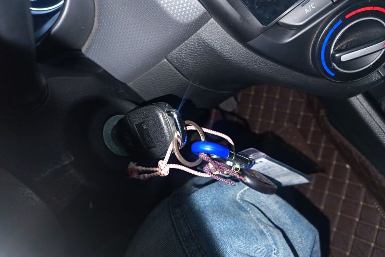 Hyundai Reina 2019 car image #9