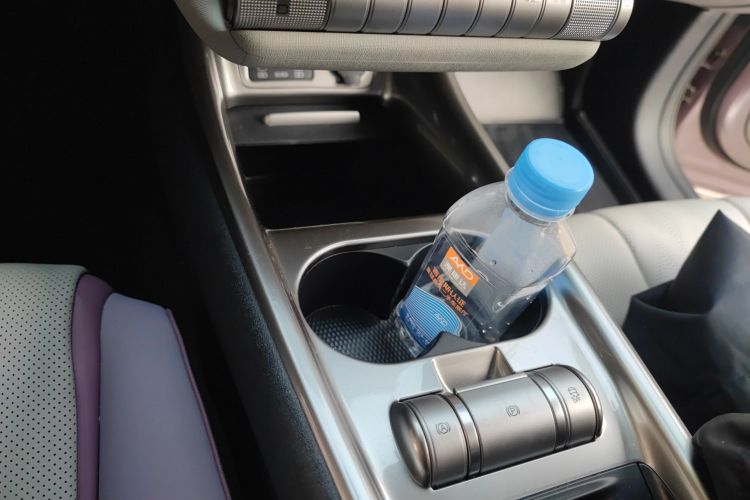 BYD Dolphin 2023 car image #9