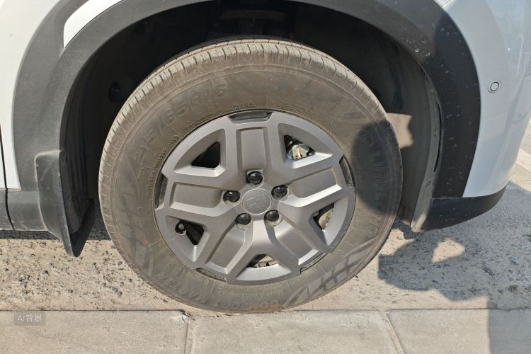 BYD YuanUP 2025 car image #9