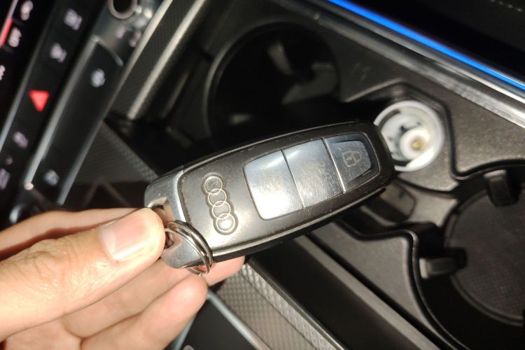 Audi A6L New Energy 2020 #9 Audi A6L New Energy 2020 car image #9