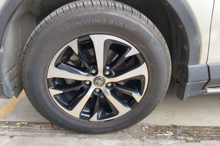 Toyota RAV4 2019 #9 Toyota RAV4 2019 car image #9