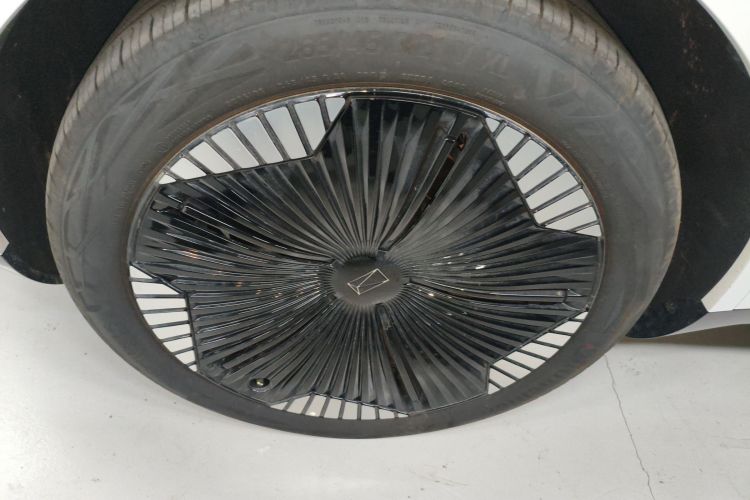 Avatr 11 2025 #9 Avatr 11 2025 car image #9