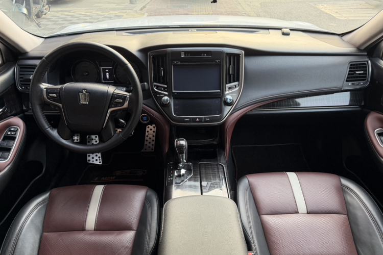 丰田 皇冠 2017 汽车图片 #9