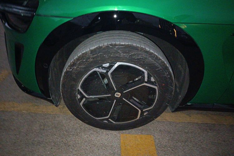 MI YU7 2025 car image #9