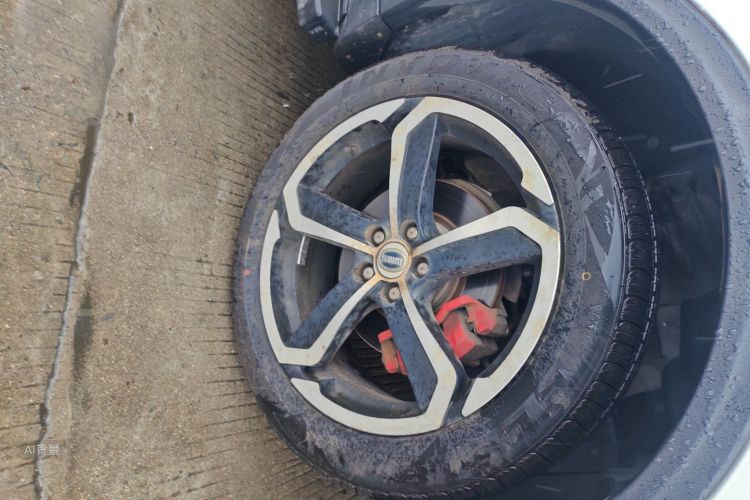 SWM X7 2018 изображение автомобиля #9