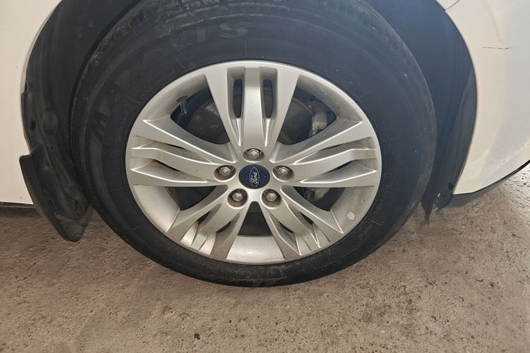 Ford Focus 2015 #9 Ford Focus 2015 car image #9