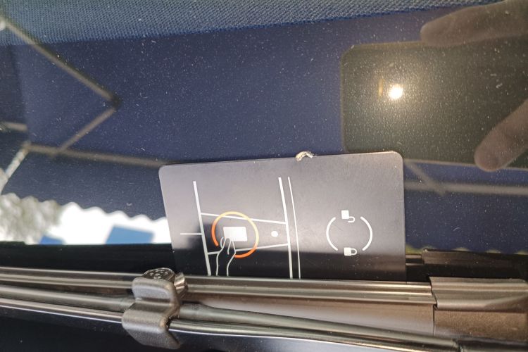 特斯拉 Model Y L 2025 汽车图片 #9