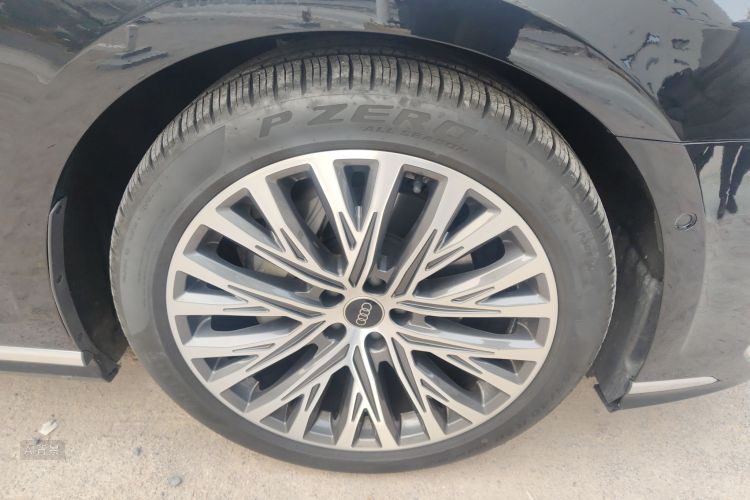 Audi A8 2023 immagine di auto #9