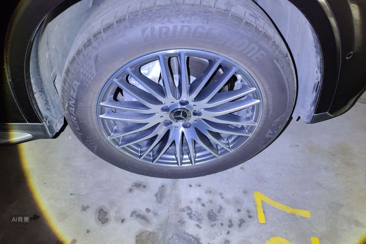 Mercedes-Benz GLC Class 2024 immagine di auto #9