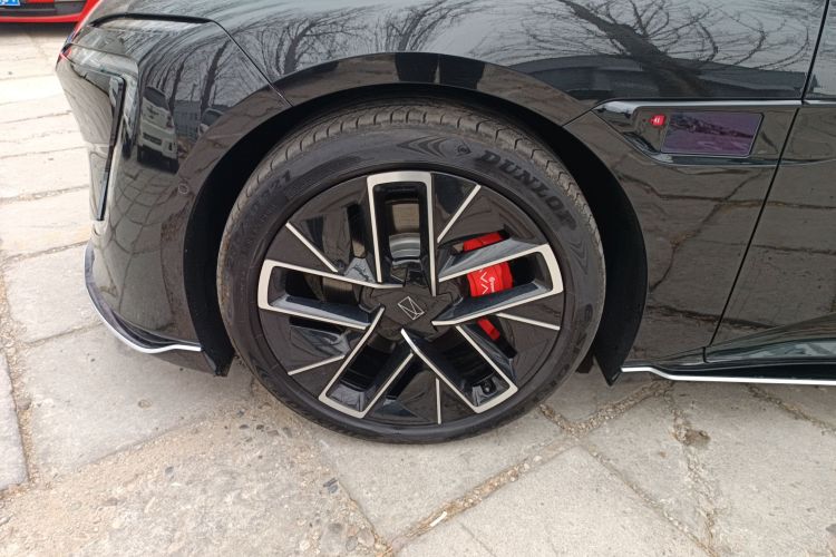 Avatr 12 2024 car image #9