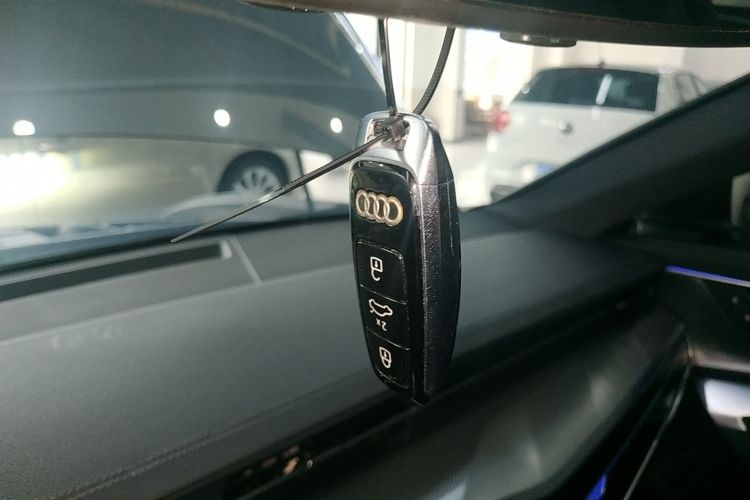 Audi A6L New Energy 2020 car image #9