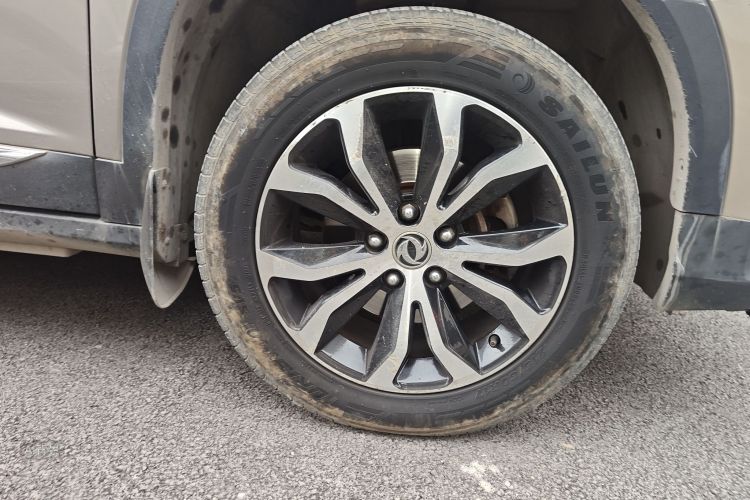 Forthing JOYEAR X5 2018 #9 Forthing JOYEAR X5 2018 car image #9