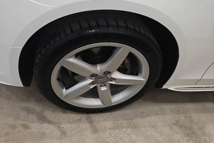 Audi A4L 2015 car image #9