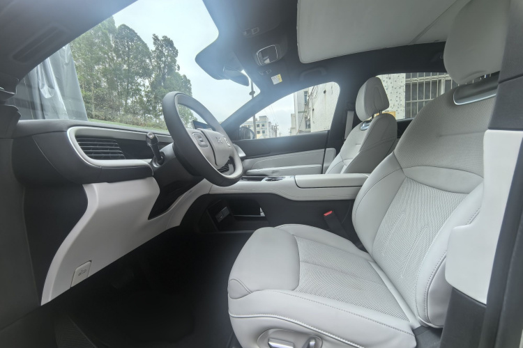 Xpeng G6 2023 immagine di auto #9