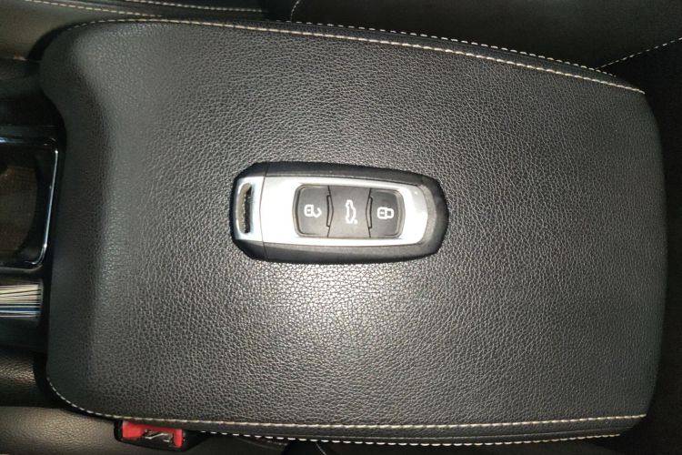 GEELY Emgrand 2017 car image #9
