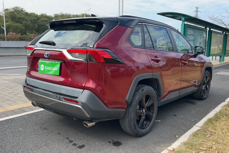 Toyota RAV4 2020 car image #9