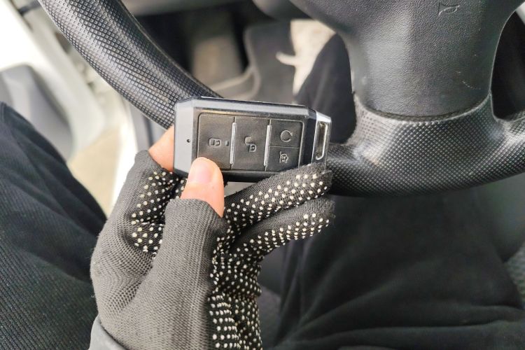 BYD e1 2021 car image #9