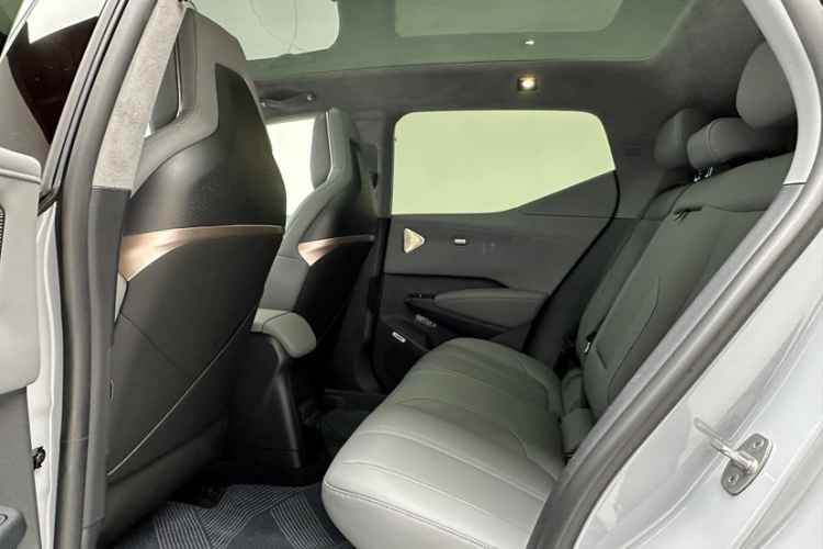 Zeekr X 2025 car image #9