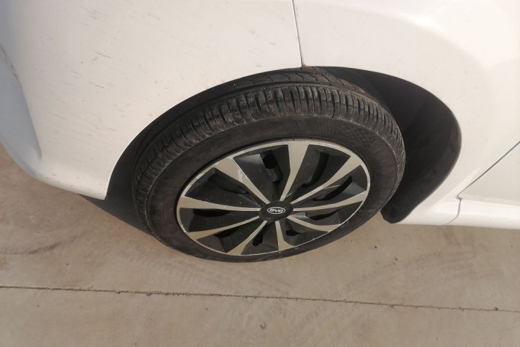 BYD e1 2020 #9 BYD e1 2020 car image #9