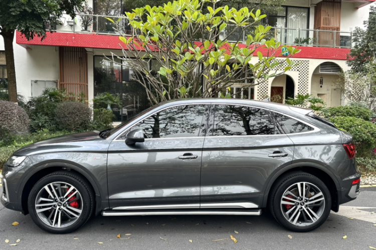 Audi Q5L Sportback 2021 car image #9
