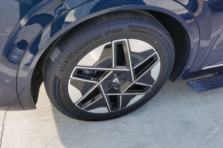 Deepal S09 2025 car image #9