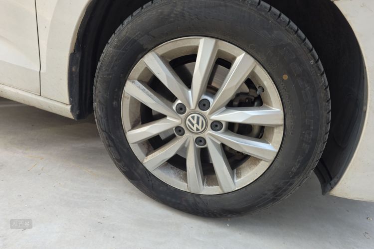 Volkswagen Touran 2018 immagine di auto #9