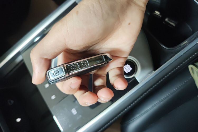 起亚 狮铂拓界 2025 汽车图片 #9