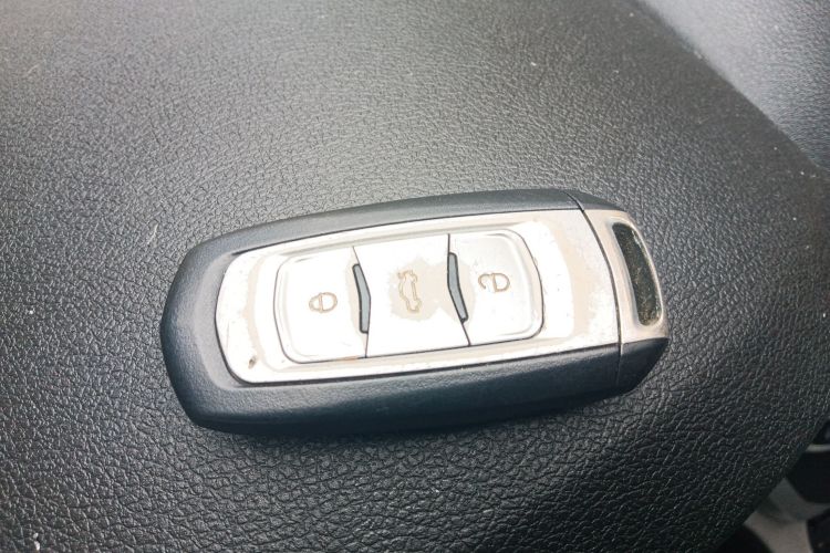 GEELY Emgrand 2015 car image #9