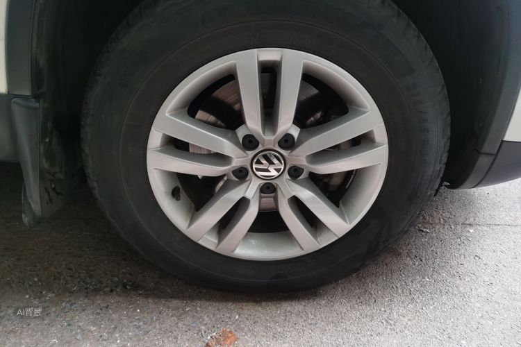 Volkswagen Tiguan 2016 car image #9